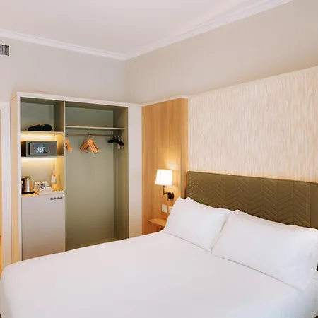 ホテル Moevenpick 4*