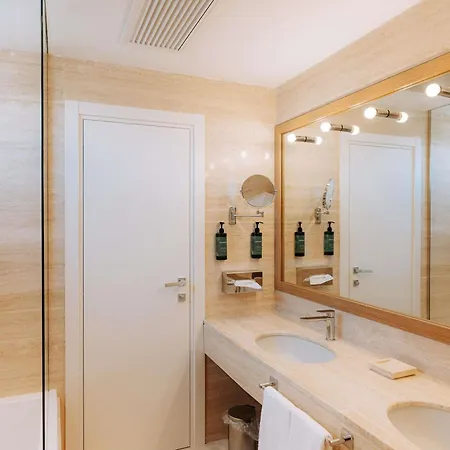 Hotel Moevenpick 4*