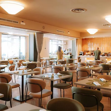 מלון Moevenpick 4*