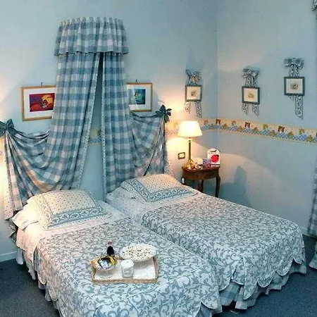 Palace 4*