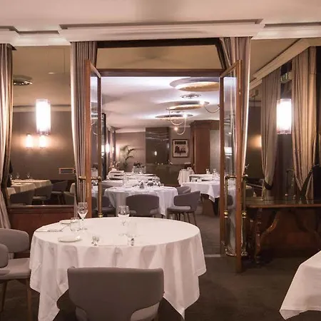 Palace 4* Bari