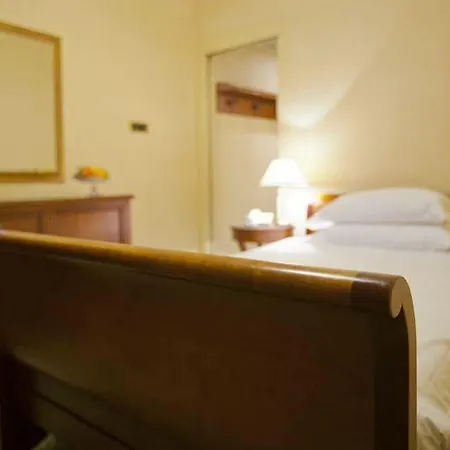 Palace 4* Bari