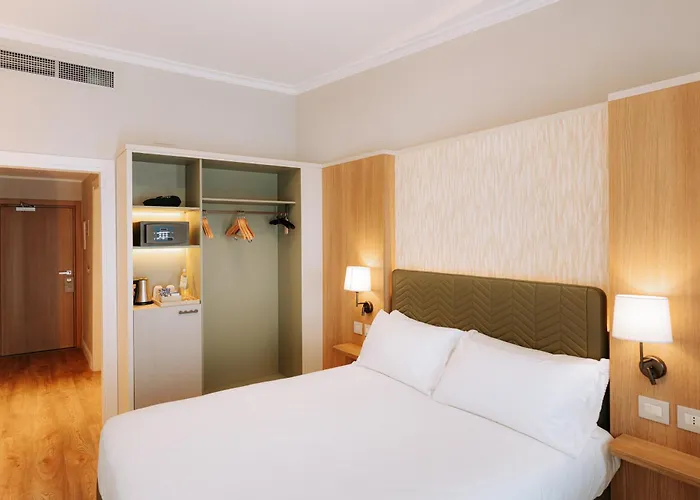 מלון Moevenpick 4*