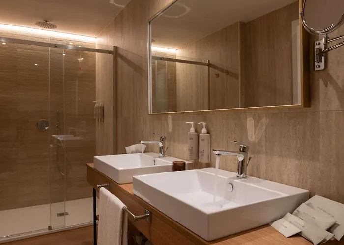 호텔 Moevenpick 4*